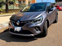 Usata Renault Captur 101 CV (74 kW) 2023 Grigio SUV