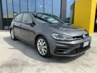 Usata VW Golf VII Sport 116 CV (85 kW) 2020 Grigio scuro metallizzato Berlina