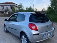 Usata Renault Clio II Dynamique 75 CV (55 kW) 2007 Berlina
