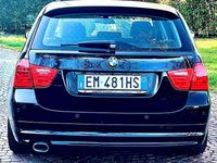 Usata BMW 318 143 CV (105 kW) 2013 Nero Station wagon