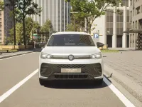 Nuova VW Tiguan R-line Plus 204 CV (150 kW) 2026 Dolomite silver metallizzato SUV