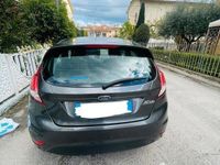 Usata Ford Fiesta 75 CV (55 kW) 2016 Grigio Utilitaria