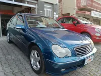 Usata Mercedes C220 Avantgarde 150 CV (110 kW) 2004 Blu Berlina