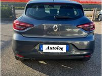 Begagnad Renault Clio V Business 91 HK (66 kW) 2022 Grå Halvkombi