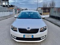 Usata Skoda Octavia Executive 110 CV (80 kW) 2016 Bianco Station wagon