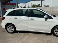 Begagnad Mercedes B180 109 HK (80 kW) 2018 Vit Minibuss