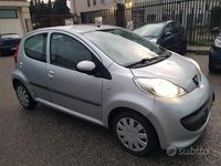 Usata Peugeot 107 68 CV (50 kW) 2006 Grigio Utilitaria