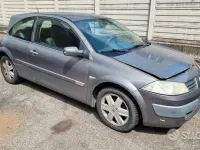 Usata Renault Mégane Authentique 100 CV (73 kW) 2004 Grigio Berlina