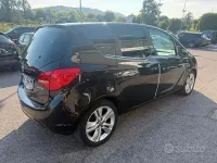 Usata Opel Meriva Cosmo 95 CV (69 kW) 2017 Nero Monovolume
