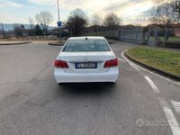 Gebraucht Mercedes E200 Executive 136 PS (100 kW) 2013 Weiß Limousine
