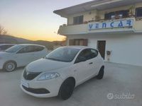 Usata Lancia Ypsilon Silver 95 CV (69 kW) 2018 Marrone Utilitaria