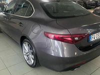 Usata Alfa Romeo Giulia Executive 160 CV (117 kW) 2019 Grigio pastello Berlina