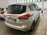 Usado Ford B-MAX Individual 95 CV (69 kW) 2013 Gris Monovolumen