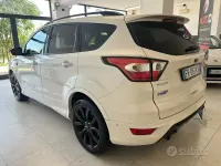 Usata Ford Kuga ST-Line 179 CV (131 kW) 2018 Bianco SUV