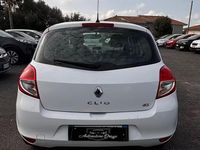 Usata Renault Clio II Dynamique 75 CV (55 kW) 2011 Bianco Berlina