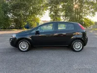 Usata Fiat Punto Lounge 69 CV (50 kW) 2015 Nero Utilitaria
