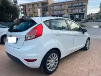 Usata Ford Fiesta 75 CV (55 kW) 2017 Bianco Utilitaria
