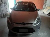Usata Ford Fiesta Titanium 82 CV (60 kW) 2009 Grigio Berlina