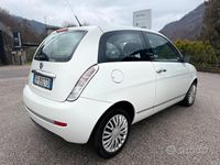 Usata Lancia Ypsilon 69 CV (50 kW) 2011 Bianco Utilitaria