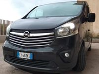 Usata Opel Vivaro 145 CV (106 kW) 2015 Nero Monovolume
