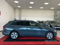Usata VW Golf VIII Style 116 CV (85 kW) 2022 Grigio Station wagon