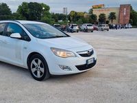 Usata Opel Astra 110 CV (80 kW) 2012 Bianco Station wagon