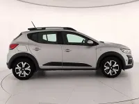 Usata Dacia Sandero Comfort 101 CV (74 kW) 2022 Argento Utilitaria
