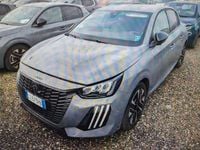 Usata Peugeot 208 Allure 101 CV (74 kW) 2025 Grigio selenio met. Utilitaria