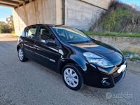 Usata Renault Clio II Dynamique 75 CV (55 kW) 2010 Nero Berlina