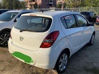 Usata Hyundai i20 Edition 75 CV (55 kW) 2011 Bianco Utilitaria