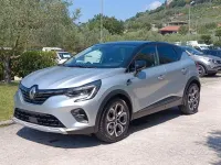 Usata Renault Captur Intens 101 CV (74 kW) 2021 Grigio SUV