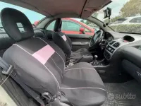 Usata Peugeot 206 CC 109 CV (80 kW) 2006 Grigio Cabrio
