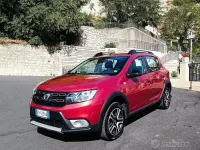 Usata Dacia Sandero Stepway 90 CV (66 kW) 2018 Rosso SUV