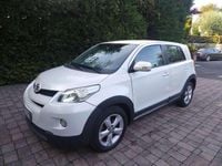 Usata Toyota Urban Cruiser Luxury 90 CV (66 kW) 2010 Bianco Utilitaria