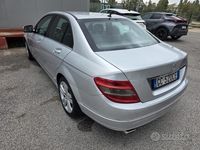 Usata Mercedes C220 135 CV (99 kW) 2009 Argento Berlina