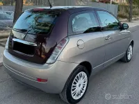 Usata Lancia Ypsilon 75 CV (55 kW) 2012 Giallo Utilitaria
