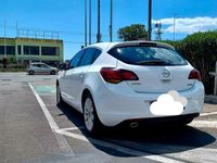 Usata Opel Astra 90 CV (66 kW) 2010 Bianco Berlina