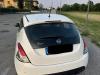 Usata Lancia Ypsilon 60 CV (44 kW) 2015 Bianco Utilitaria