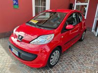 Usata Peugeot 107 68 CV (50 kW) 2007 Rosso Utilitaria