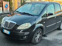 Usata Lancia Musa 95 CV (69 kW) 2008 Marrone Monovolume