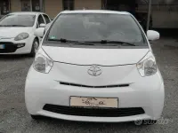 Usata Toyota iQ 90 CV (66 kW) 2011 Bianco Utilitaria