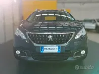 Usata Peugeot 2008 Active 100 CV (73 kW) 2016 Nero SUV