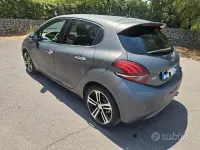 Usata Peugeot 208 Active 120 CV (88 kW) 2016 Grigio Utilitaria
