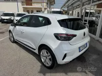 Käytetty Renault Clio V Evolution 101 HP (74 kW) 2024 Valkoinen Sedan