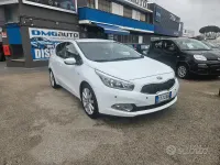 Begagnad Kia Ceed 90 HK (66 kW) 2015 Vit Halvkombi