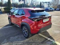 Begagnad Toyota Yaris Hybrid Lounge 116 HK (85 kW) 2021 Röd Pickup
