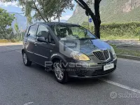 Usata Lancia Musa S 95 CV (69 kW) 2011 Giallo Monovolume