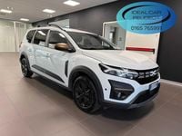Usata Dacia Jogger Expression 101 CV (74 kW) 2024 Bianco Monovolume