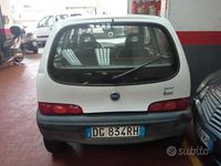 Usata Fiat 600 54 CV (39 kW) 2007 Bianco Utilitaria