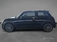 Usata Mini Cooper Essential 156 CV (114 kW) 2024 Nero / metallizzato Utilitaria